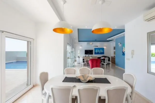 Luxury Vista With Pool And Sea View Willa