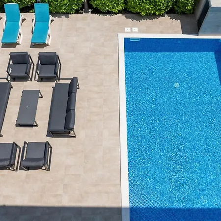 빌라 Luxury Vista With Pool And Sea View