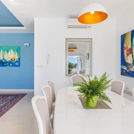 Luxury Vista With Pool And Sea View فيلة *