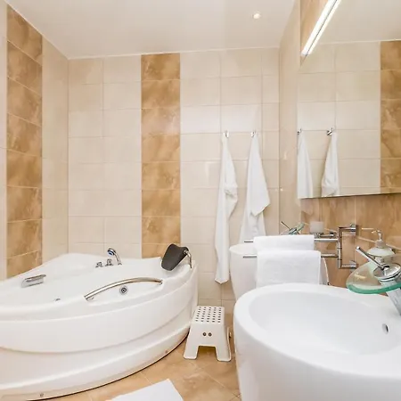 Luxury Vista With Pool And Sea View أوباتيا