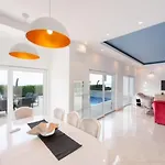 Luxury Vista With Pool And Sea View Villa Abbázia