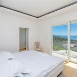 Luxury Vista With Pool And Sea View Abbázia
