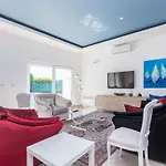 Luxury Vista With Pool And Sea View *