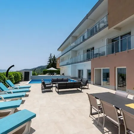 Вилла Luxury Vista With Pool And Sea View Опатия