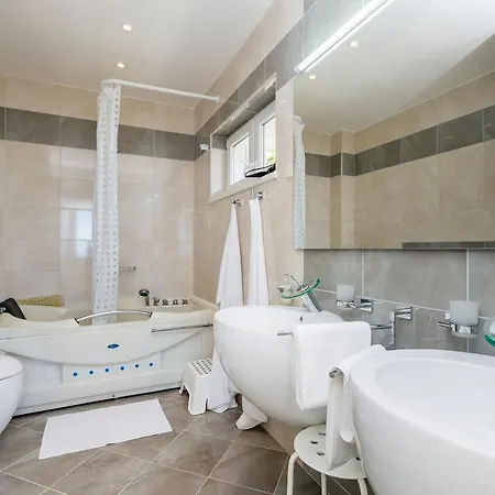 Willa Luxury Vista With Pool And Sea View