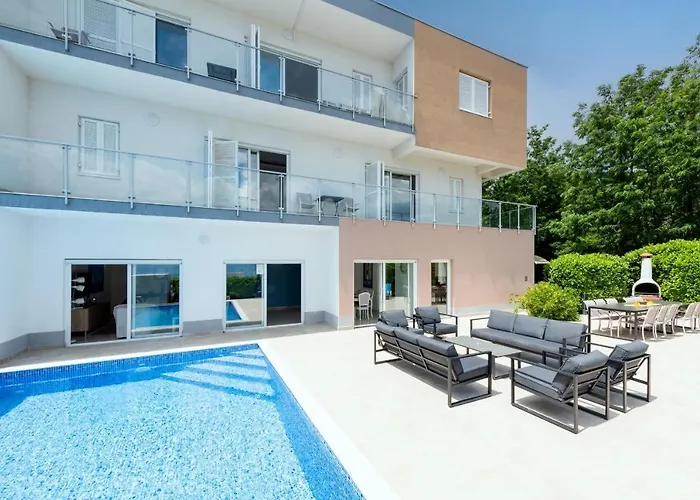 Luxury Vista With Pool And Sea View * Опатия