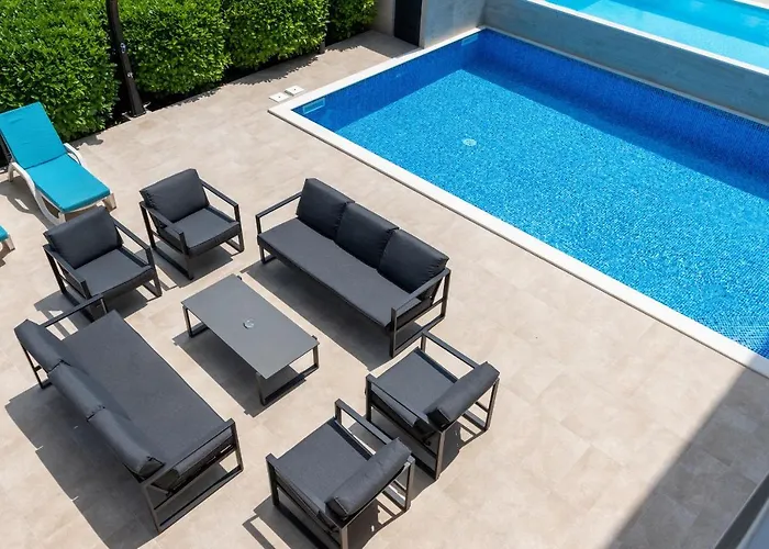 Luxury Vista With Pool And Sea View Опатия