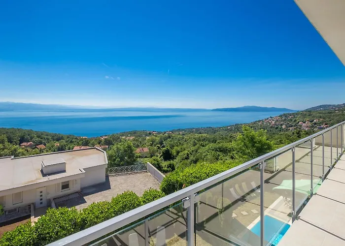 Luxury Vista With Pool And Sea View Опатия
