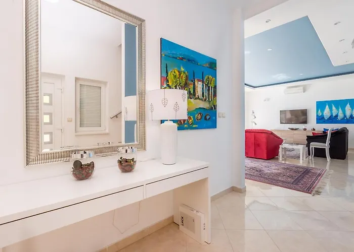 Luxury Vista With Pool And Sea View Вилла *